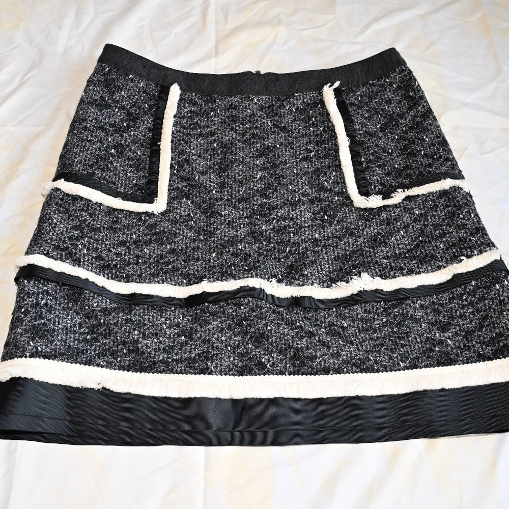 THML Gray Ribbon Detail Skirt – NWT – Size M